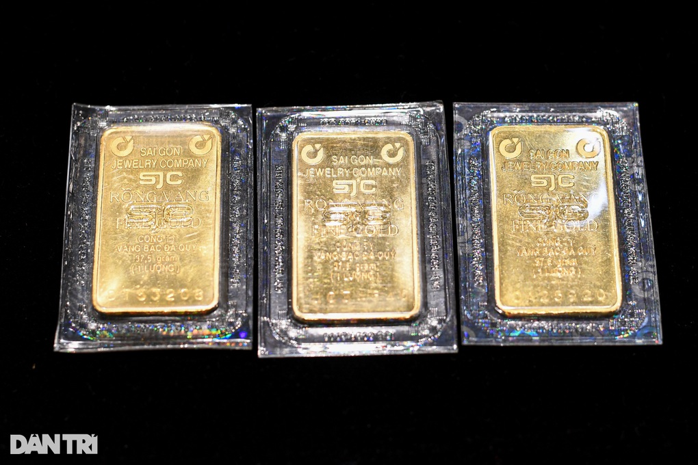 Giá bán vàng miếng SJC ở 80 triệu đồng/lượng